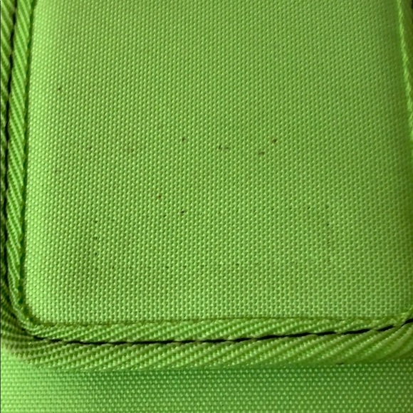 Lime green case - Picture 6 of 6